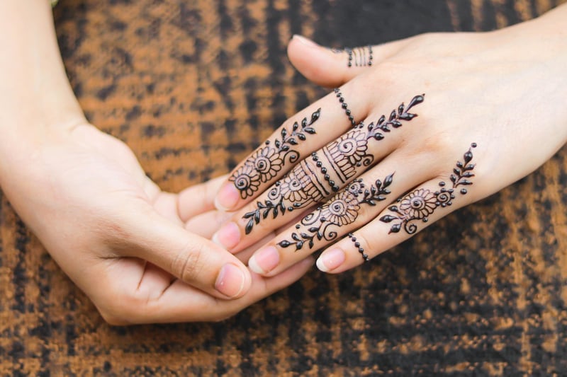 Henna Tattooing